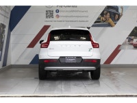 2021 Volvo XC40 T5 Inscription 2.0L I4 AWD 8-Speed Automatic EXTERIOR - CRYSTAL WHITE METALLIC INTER... (image 8)
