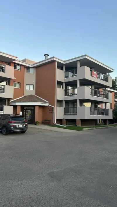 FOR SALE! 2 Beds 2 Baths - condo ( GREAT CONDOMINIUM MANAGEMENT ) Lawson Heights, Saskatoon, SK, Can...