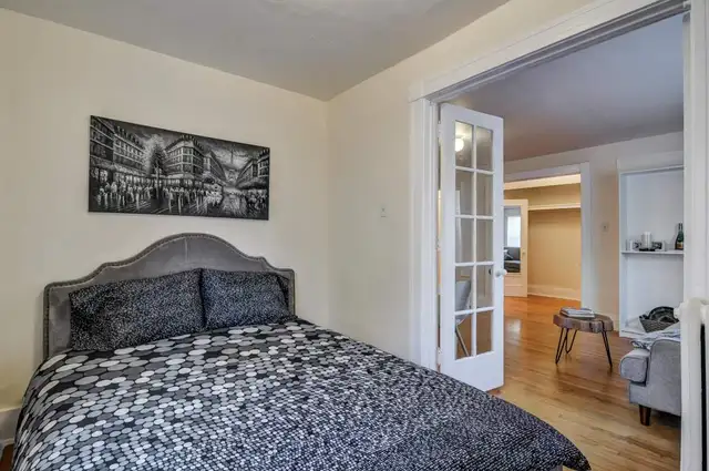 Amazing Bachelor + Den in Long Term Rentals in City of Toronto - Image 12