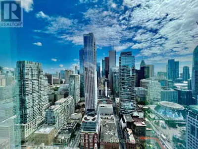 Gorgeous 1 Bed + 1 Open Den Unit in a one year new Luxury Pinnacle Condo! Spacious and Bright Home w...
