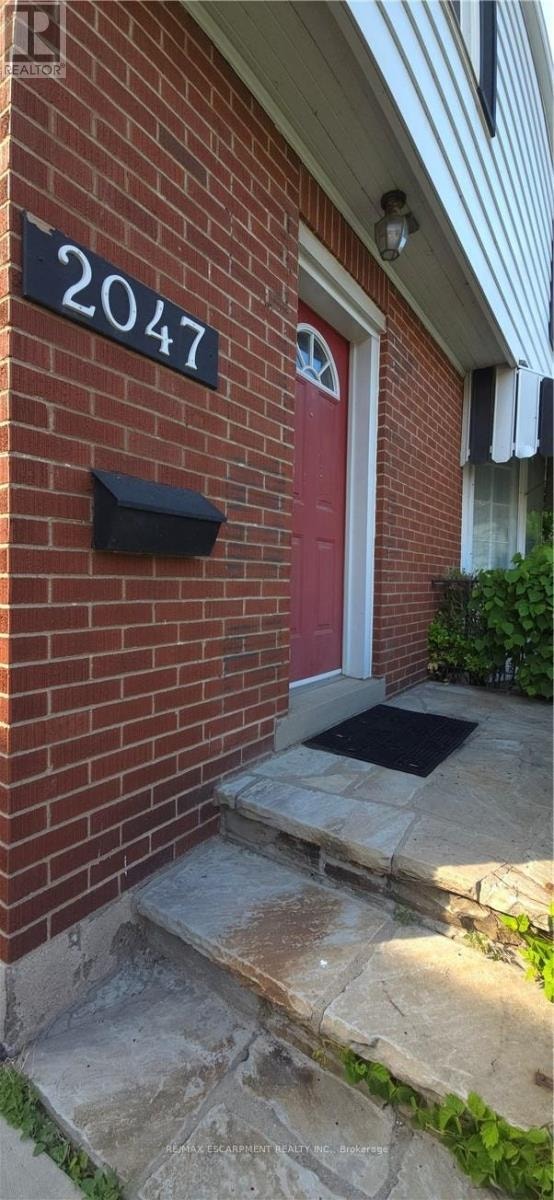 2047 JAMES STREET Burlington (Brant), Ontario 3
