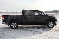 3.55 REAR AXLE RATIO,ENGINE: 3.6L PENTASTAR VVT V6 W/ETORQUE (STD),GVWR: 3 129 KGS (6 900 LBS) (STD)... (image 3)