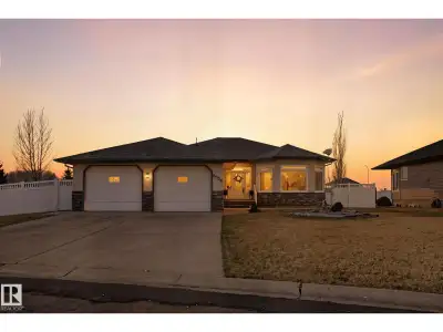 INCREDIBLY BUILT HOME (ICF Foundation) in DAYSLAND, AB---Recently Renovated (Over $110,000 spent on...
