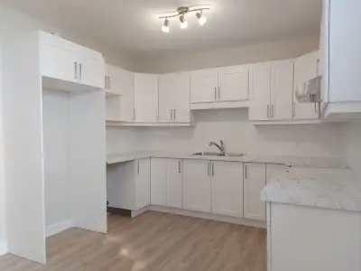 313A Moonlight Dr, Russell, ON **Gorgeous 2 Bedroom Apartment/ For Rent Russell/ 20mins from Ottawa,...