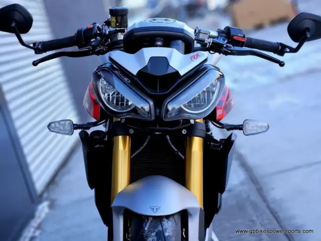 2026 Triumph Street Triple RX in Street, Cruisers & Choppers in Oshawa / Durham Region - Image 11