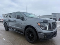 2018 NISSAN TITAN SV CREWCAB MIDNIGHT EDITION 4X4 CLEAN CARFAX PHENOMENAL SHAPE ONLY $202.66 WITH $0... (image 9)