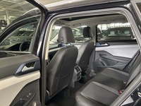 **FORMER DAILY RENTAL** FEATURING : REMOTE START, PANORAMIC ROOF, WELL EQUIPPED, VERY CLEAN! FINISHE... (image 5)