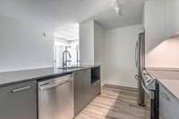 Apartment for rent appt logement locatif, 4.5, 4 1/2 2cc, 2 bedrooms/chambres, Canal Lachine-Marché... (image 3)
