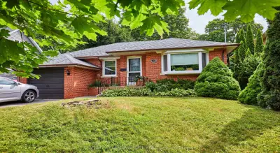 Price: $979,900 / $3,717/mo Nestled in the sought-after Bluffs / Cliffcrest neighbourhood, this beau...