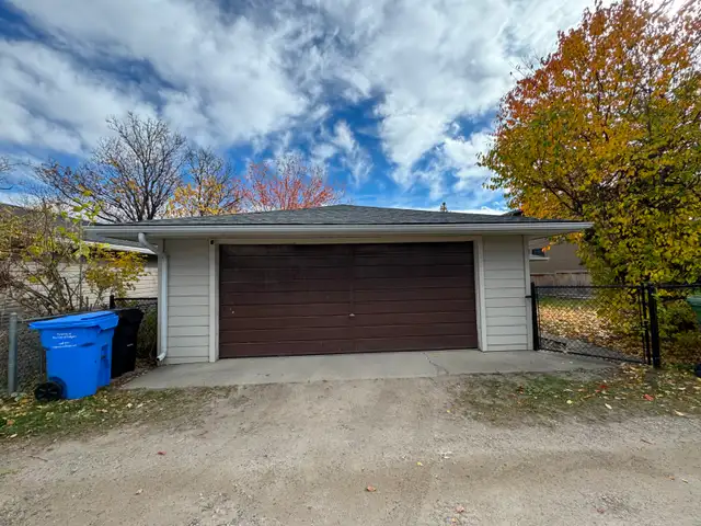 22x24 garage for rent