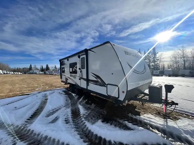 2021 KEYSTONE BULLET CROSSFIRE 2200BH21 (FINANCING AVAILABLE) in Travel Trailers & Campers in Strathcona County - Image 3