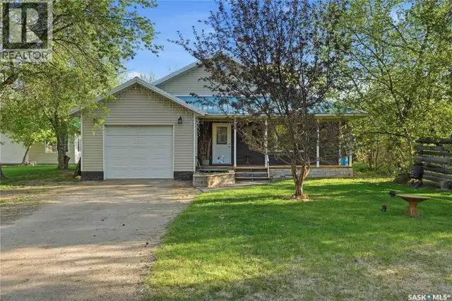 242 Woodlawn AVENUE Katepwa Beach, Saskatchewan in Houses for Sale in Regina - Image 3