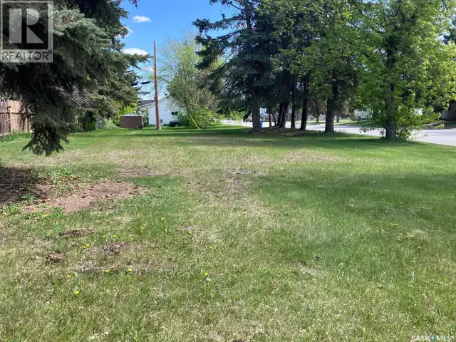 911 7th STREET W Nipawin, Saskatchewan in Land for Sale in Nipawin - Image 4
