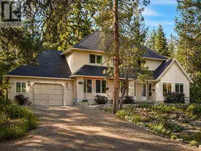 Tucked into the quiet Golf Course community of St. Andrews on the Lake, just 15 minutes south of Pen...