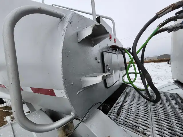 2002 Beall Super B-Train Hopper/Grain/Tri-Tri axles in Heavy Equipment in Barrie - Image 25
