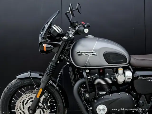 2025 Triumph Bonneville T120 Black Graphite / Matte Graphite in Street, Cruisers & Choppers in Oshawa / Durham Region - Image 21