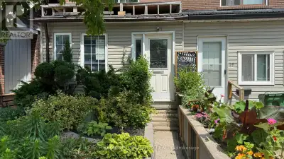 MAIN - 17 KELVIN AVENUE Toronto (East End-Danforth), Ontario