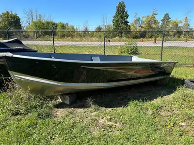 DESCRIPTION The Voyager is perfect for the no-nonsense angler. This spacious and deep boat is perfec...