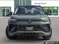 *Tiguan Comfortline R-Line Black Edition 4 Motion* *Performance:* • 4- cylinder, 2.0 TSI , 201 HP &... (image 1)