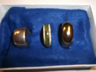 3--SMALL SILVER , AND SILVER AND GOLD AND STONE AND GOLD--I AM IN BELLEVILLE , 416-998-5431---PRICE...