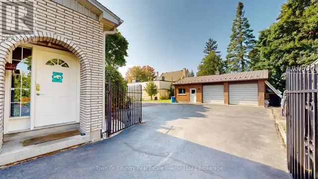 540 10TH AVENUE Hanover, Ontario in Houses for Sale in Owen Sound - Image 4