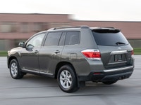 2012 Toyota Highlander AWD Green Exterior on Beige Interior comes with Leather , Back up Camera , He... (image 3)