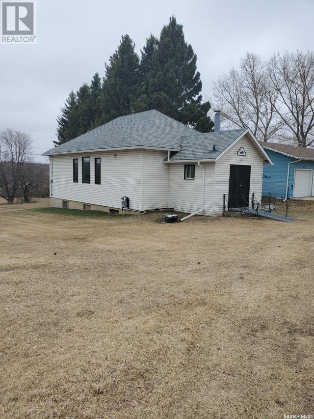 143 North Hyde AVENUE E Bjorkdale, Saskatchewan Houses for Sale