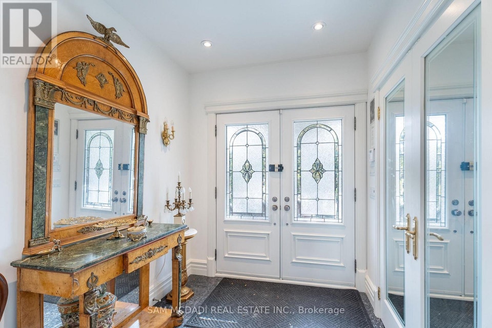2221 GREENHURST AVENUE Mississauga (Lakeview), Ontario 5