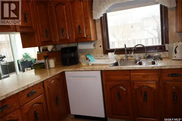 105 Magnan STREET Gravelbourg, Saskatchewan in Houses for Sale in Moose Jaw - Image 6