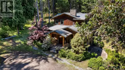 Sail to Salt Spring & park your boat at your own dock. Beautiful west coast build perched on 5+ priv...