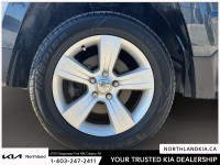 2015 Jeep Patriot North New Price! Ready for anything, from the streets of Calgary to the highways o... (image 5)
