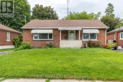 Excellent opportunity in a highly desirable, family-friendly neighbourhood! This 3-bedroom bungalow...