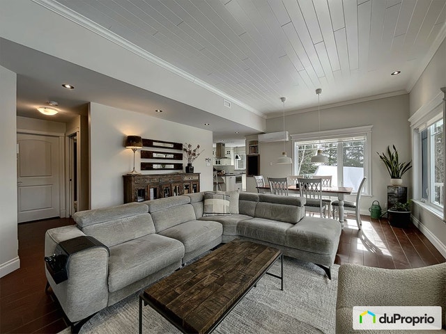 $869,000 - 2 Storey for sale in Ste-Aurelie — photo 2