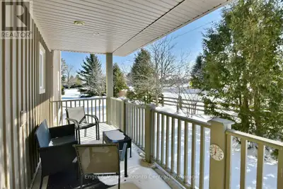 TURN-KEY, QUICK CLOSE MOVE-IN-READY FOR SKI SEASON! This executive end-unit townhome in the prestigi...