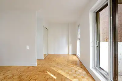 Studio,louer,rent,downtown, Montréal, centre-ville, View more