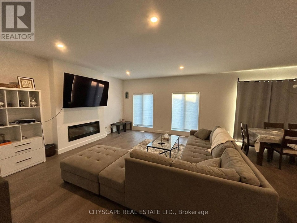 3821 AYRSHIRE AVENUE London South (South V), Ontario 4