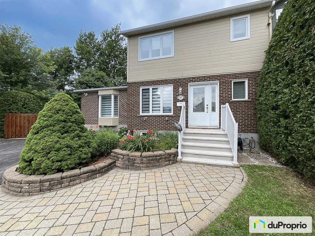 $629,900 - Semi-detached for sale in Beloeil — photo 1