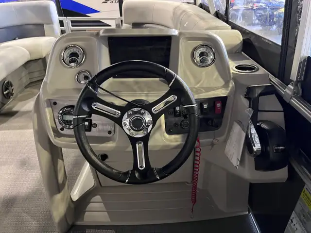 2024 Starcraft LX18R Moteur Yamaha F60LB Toit campeur inclus ! in Powerboats & Motorboats in Lac-Saint-Jean - Image 8