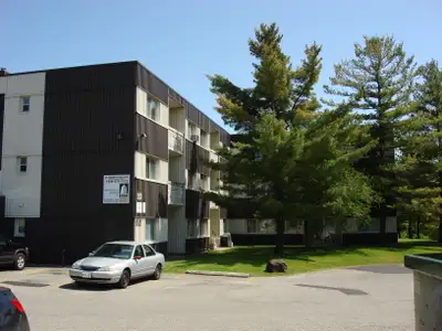 20 COUNTRY HILL DRIVE, KITCHENER 1 & 2 Bedroom Units starting at $1699.00 1 bedroom and $1899.00 2 b...