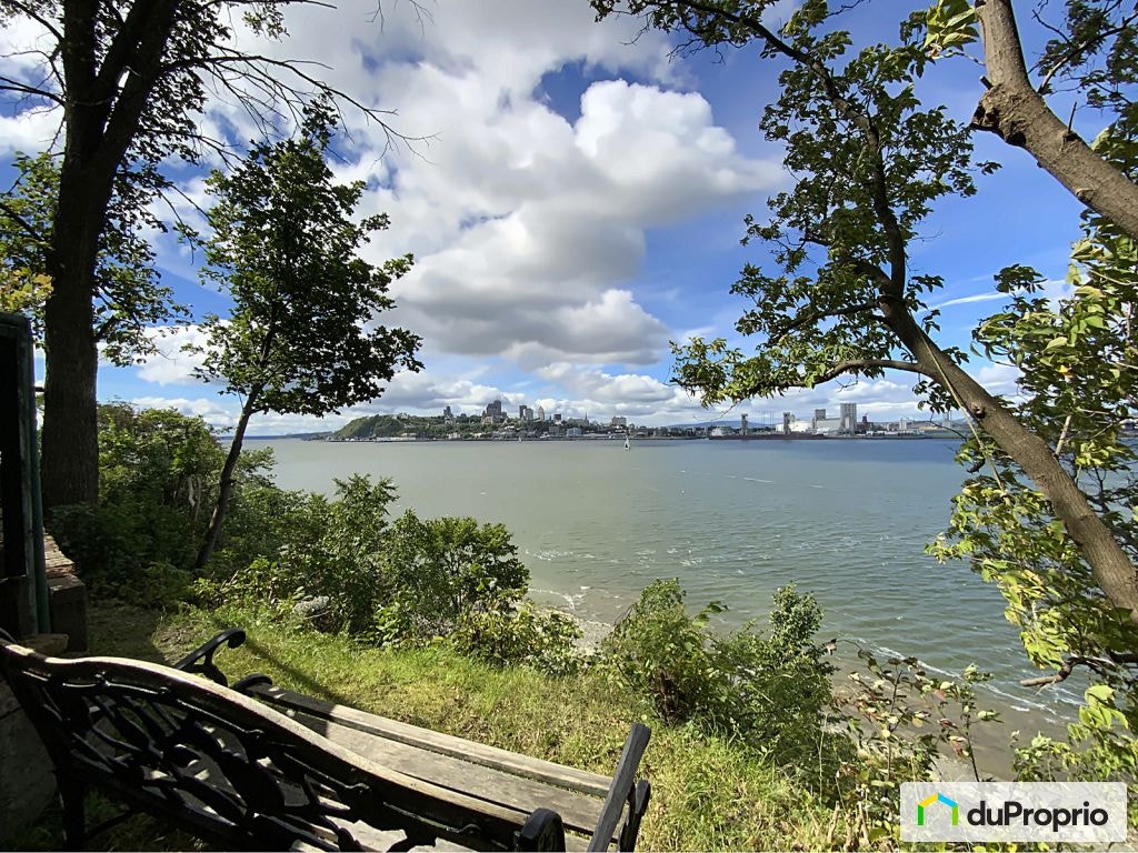 $688,000 - Triplex for sale in Levis — photo 1