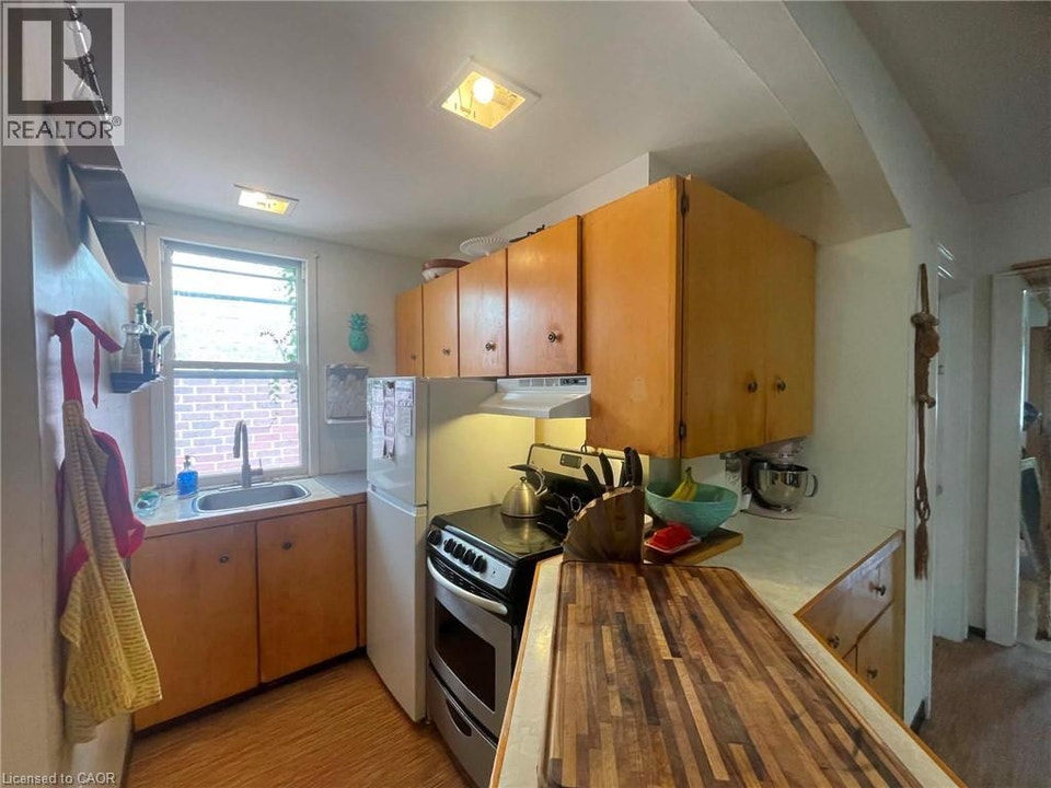 270 WEST 18TH Street Hamilton, Ontario 2