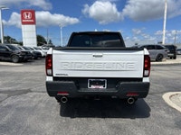 Command the road with this stunning 2024 Honda Ridgeline Black Edition Crew Cab Pickup. This Certifi... (image 5)