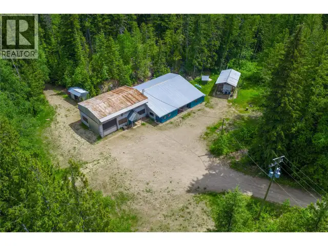 1636 23 Hwy Highway S Revelstoke, British Columbia in Commercial & Office Space for Sale in Revelstoke - Image 6