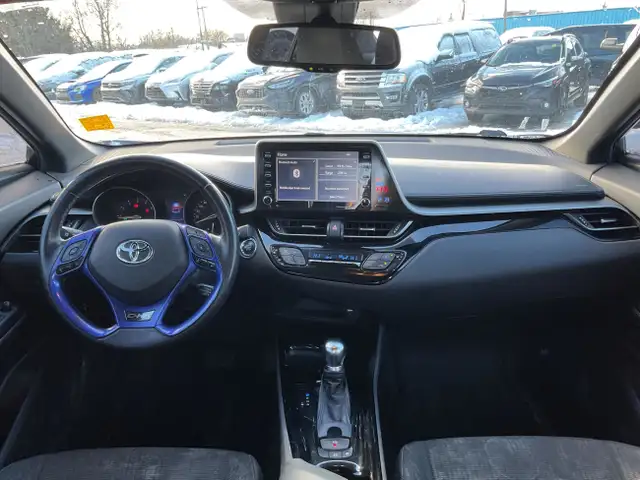 2019 Toyota C-HR in Cars & Trucks in Ottawa - Image 16