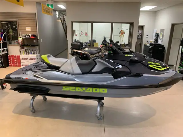 2026 Sea-Doo RXT-X 325 NEW 10.25" COLOUR TOUCHSCREEN in Personal Watercraft in Guelph - Image 5