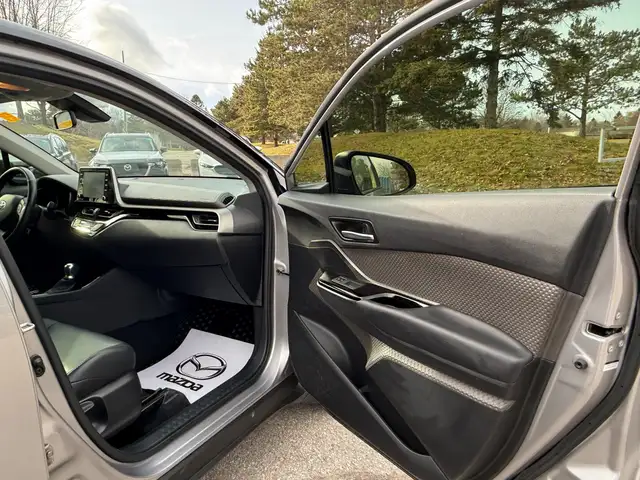 2020 Toyota C-HR Limited LIMITED| NO ACCIDENTS| LOW KM in Cars & Trucks in Markham / York Region - Image 44