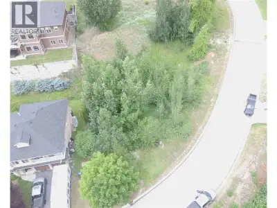 Build your dream home on this .22 acre corner lot in the family-friendly community of Montrose. Loca...