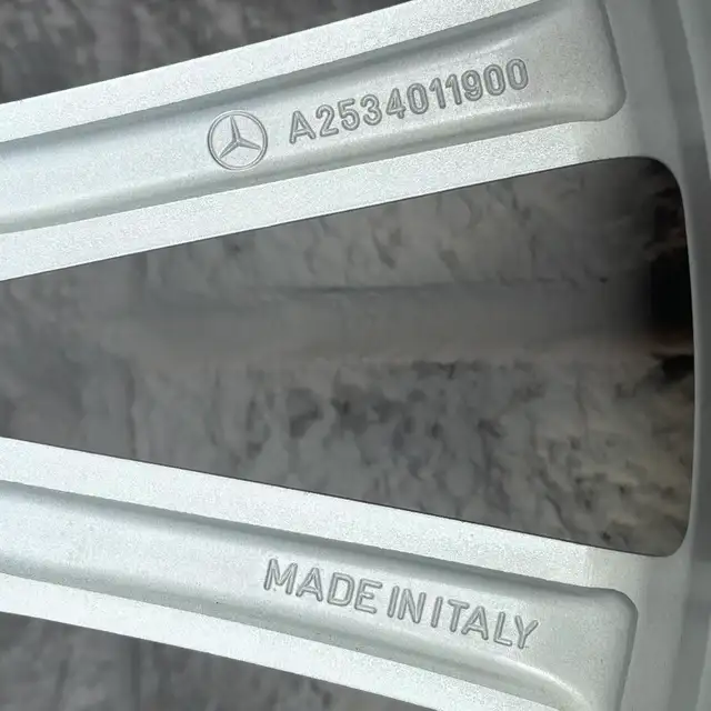 (95%) 4x MB GLC 43 AMG 20" OEM Winter Wheels Package in Tires & Rims in City of Toronto - Image 7