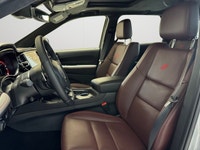 If you crave the rumbling, soul-stirring muscle of a V8 but need a highly practical, all-weather thr... (image 8)