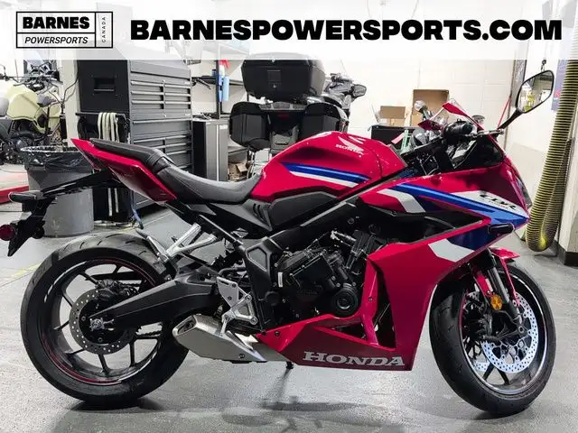 2025 Honda CBR650R in Street, Cruisers & Choppers in Calgary - Image 2